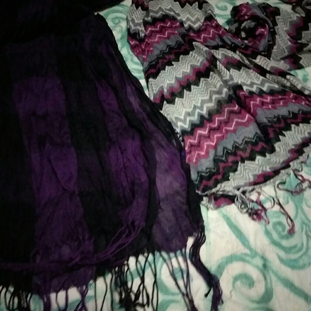 Two Light Weight Spring Scarves - Picture 3 of 4